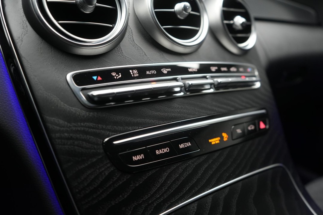 Mercedes-Benz C 300 Coupe AMG - foto 19