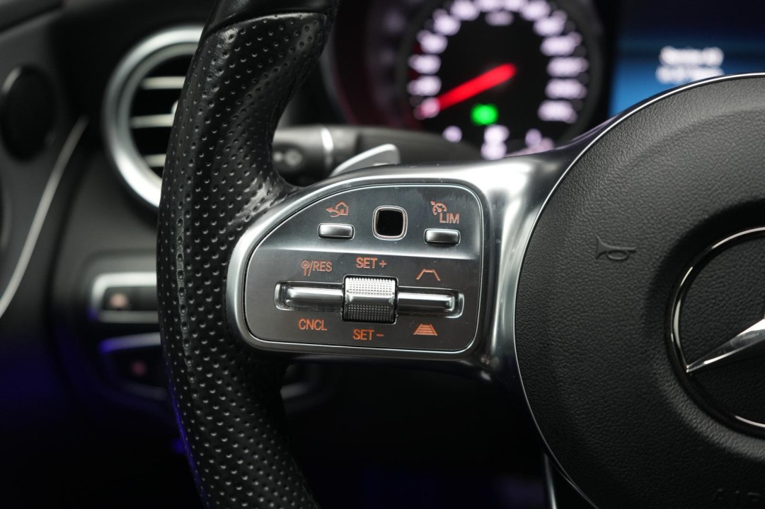 Mercedes-Benz C 300 Coupe AMG - foto 16