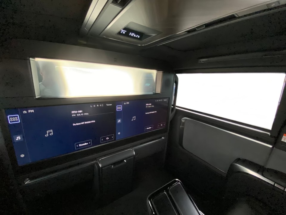 Lexus LM 350h Luxury - foto 17