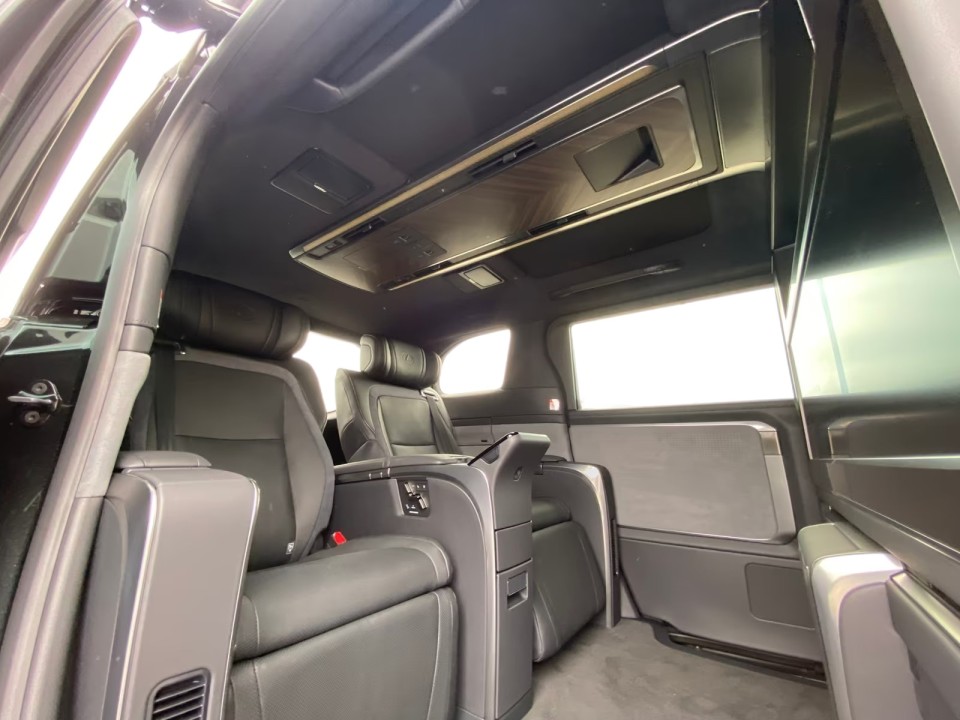 Lexus LM 350h Luxury - foto 21