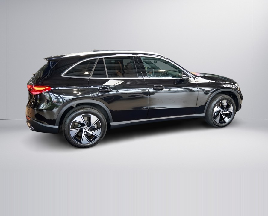 Mercedes-Benz GLC 300e 4MATIC Avantgarde (2)