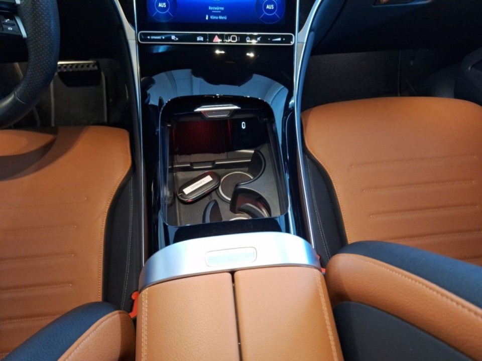 Mercedes-Benz GLC 200 4MATIC AMG Line - foto 14