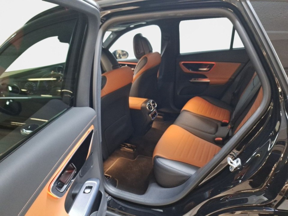 Mercedes-Benz GLC 200 4MATIC AMG Line - foto 9
