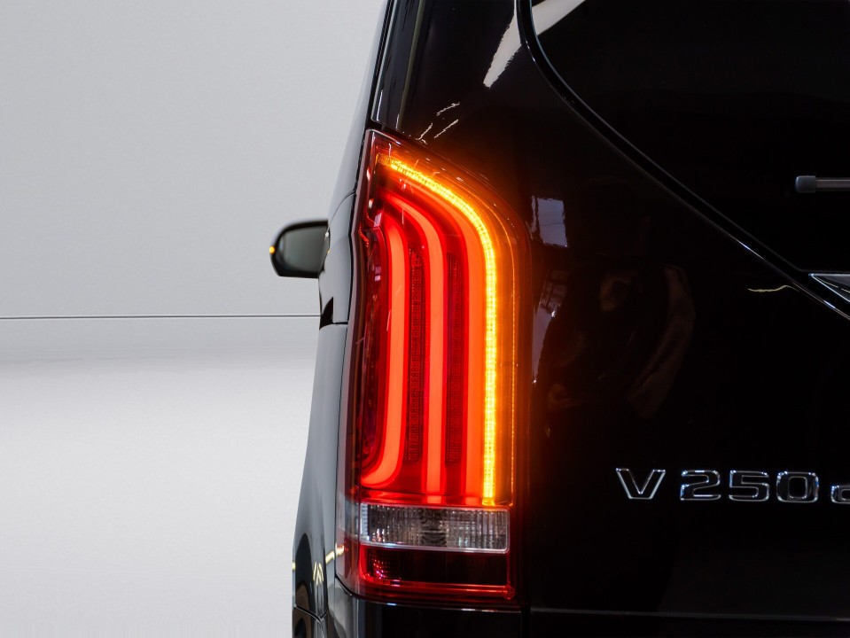 Mercedes-Benz V 250d Extralong VIP - foto 91