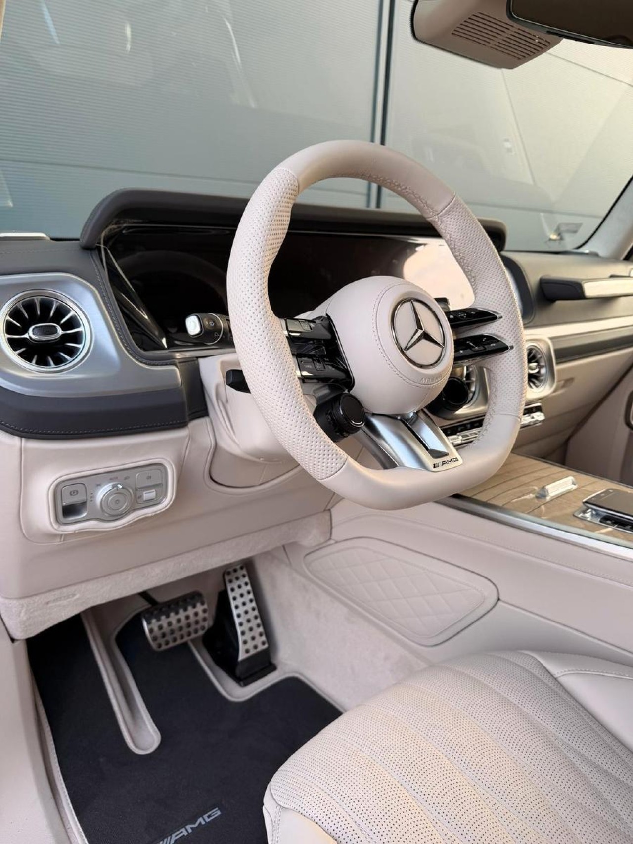 Mercedes-Benz G 63 AMG - foto 16