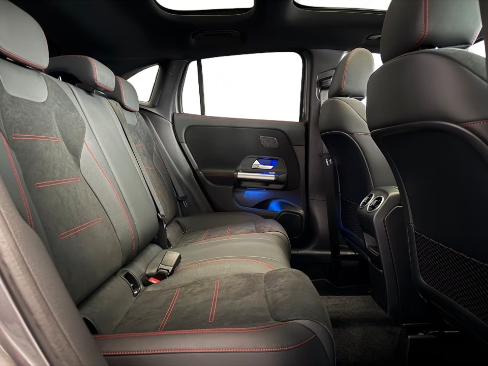 Mercedes-Benz GLA 220 4MATIC AMG Line - foto 12