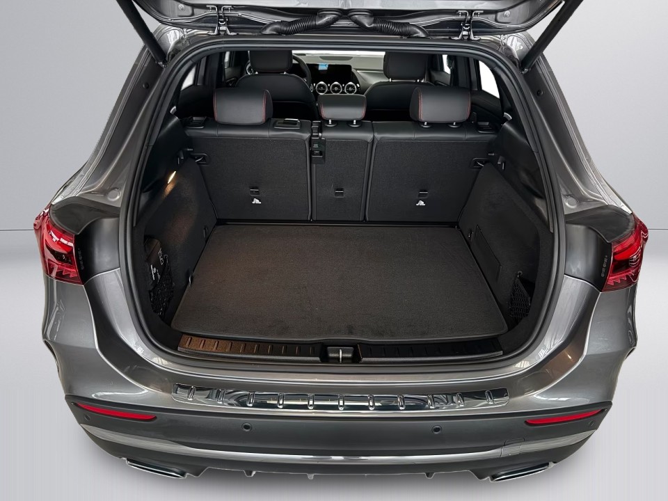 Mercedes-Benz GLA 220 4MATIC AMG Line - foto 18