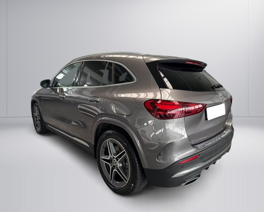 Mercedes-Benz GLA 220 4MATIC AMG Line (5)