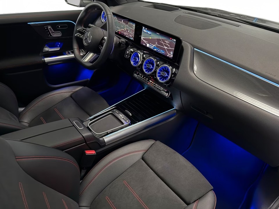 Mercedes-Benz GLA 220 4MATIC AMG Line - foto 9