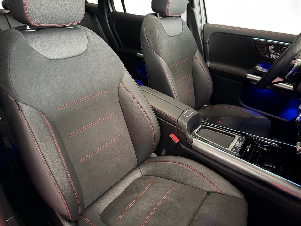 Mercedes-Benz GLA 220 4MATIC AMG Line - foto 11