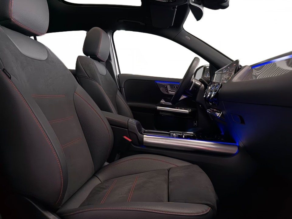 Mercedes-Benz GLA 220 4MATIC AMG Line - foto 10