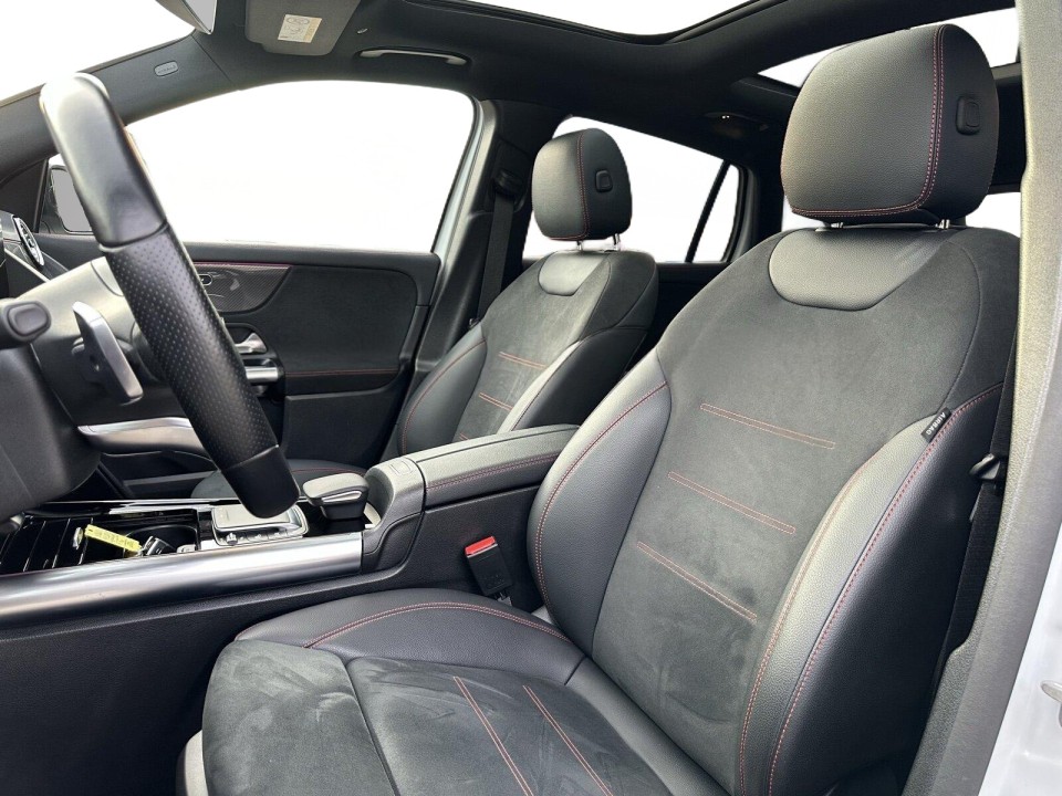 Mercedes-Benz GLA 250 4MATIC AMG Line - foto 7