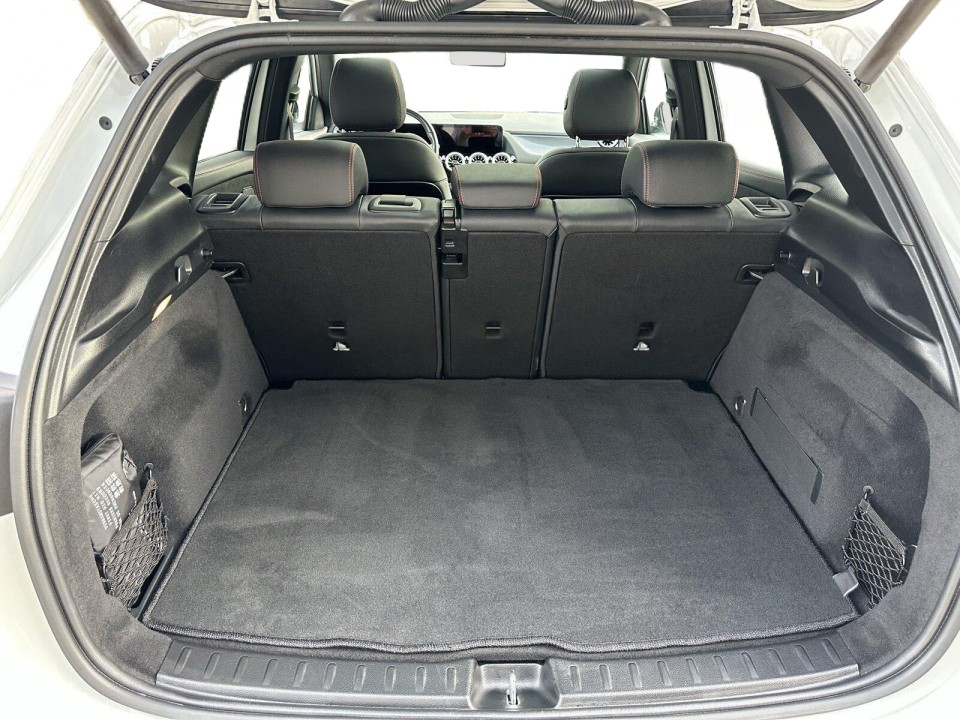 Mercedes-Benz GLA 250 4MATIC AMG Line - foto 21