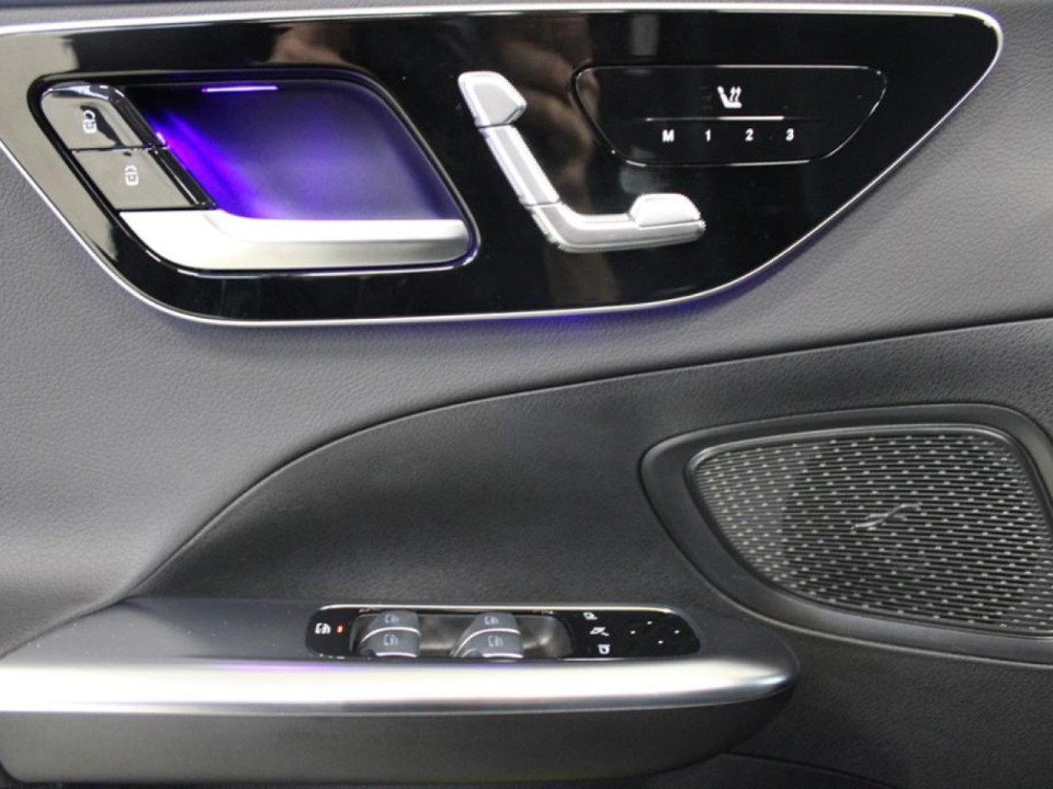 Mercedes-Benz C 300e 4MATIC Avantgarde - foto 10