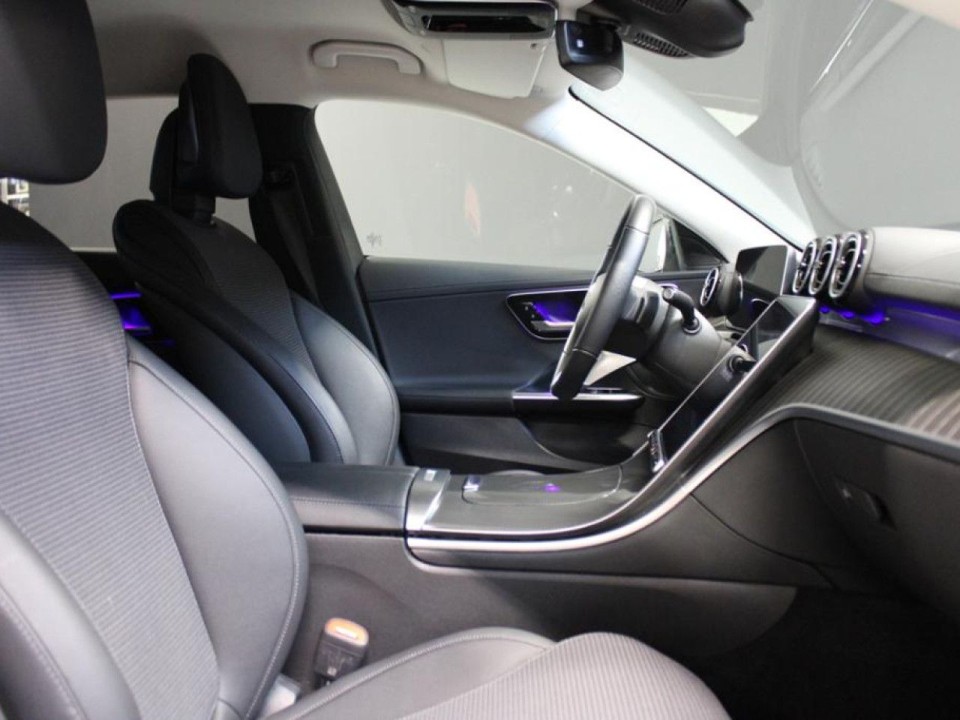 Mercedes-Benz C 300e 4MATIC Avantgarde (5)