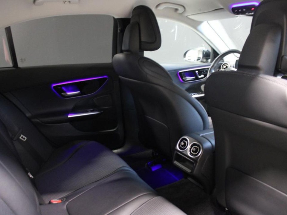 Mercedes-Benz C 300e 4MATIC Avantgarde - foto 7