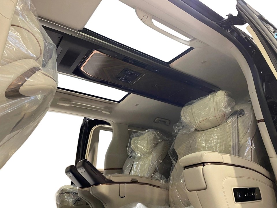 Lexus LM 350h E-FOUR - foto 17