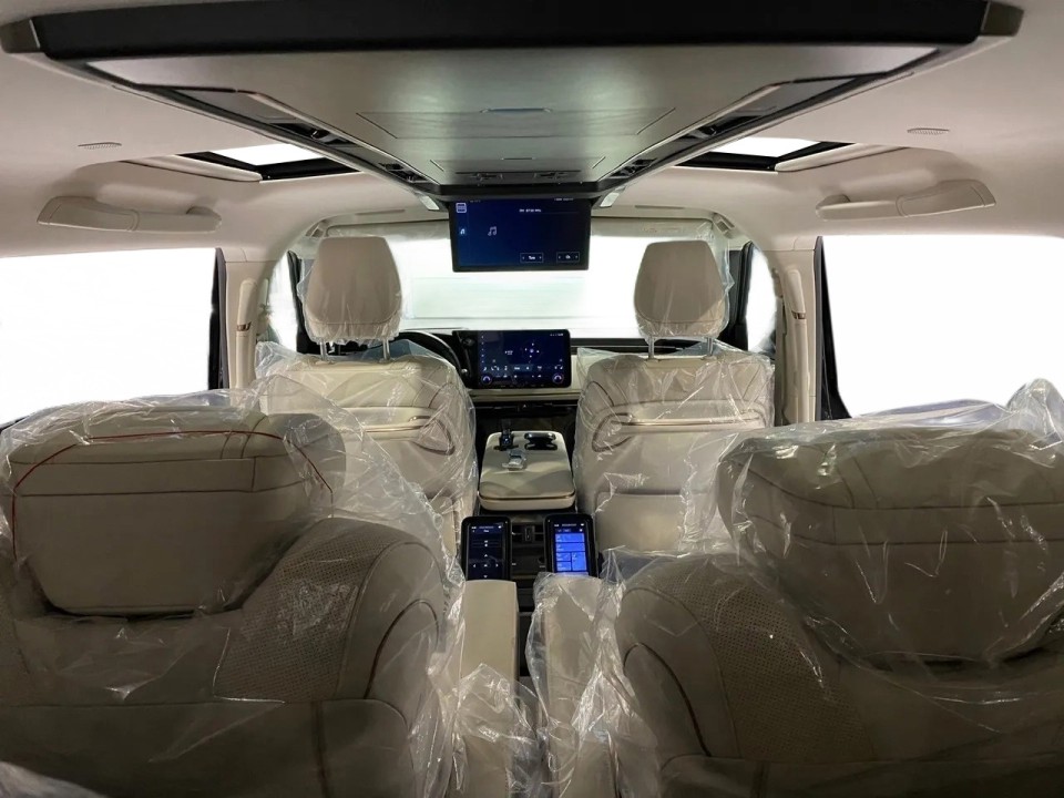 Lexus LM 350h E-FOUR - foto 16