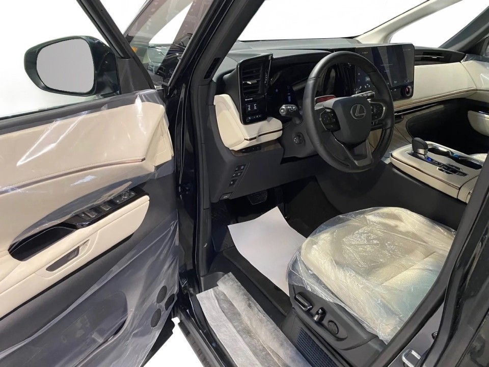 Lexus LM 350h E-FOUR - foto 10