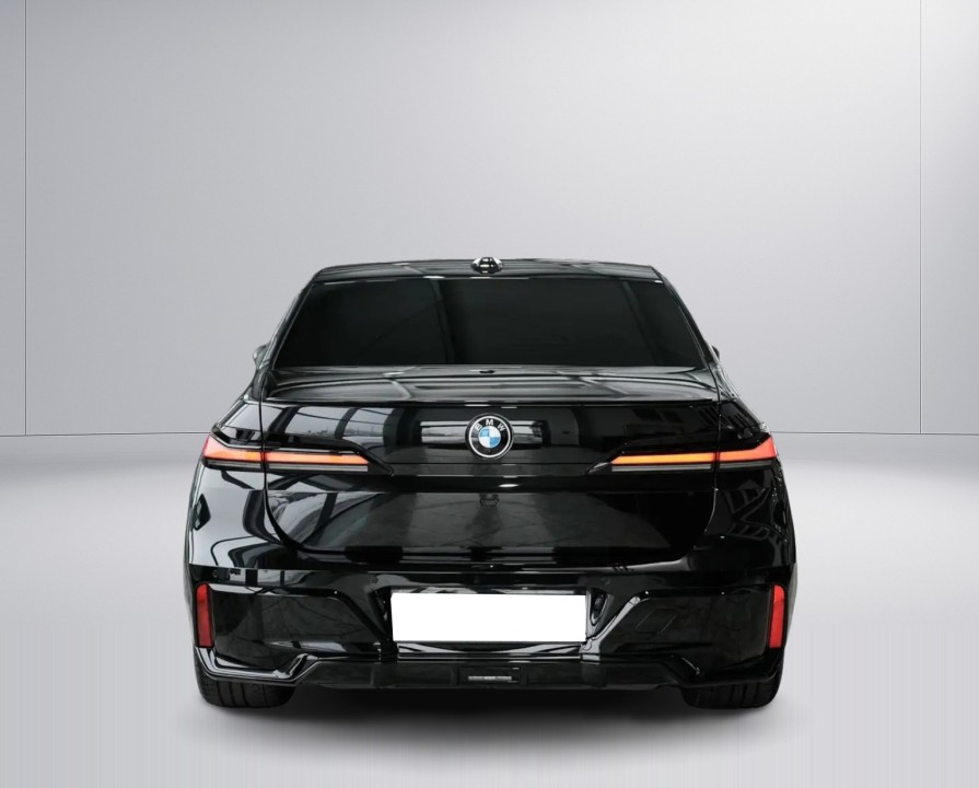 BMW Seria 7 xDrive740d M-Sport (3)