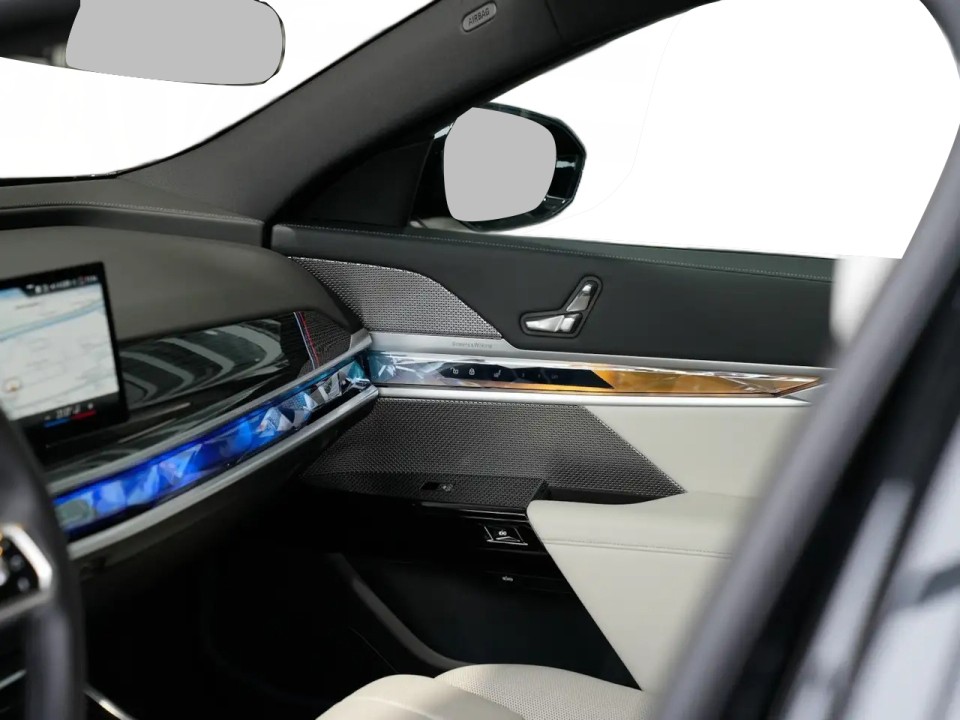BMW Seria 7 xDrive740d M-Sport - foto 13