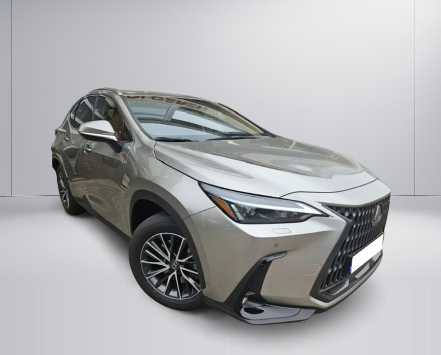 Lexus Seria NX 450h+ Luxury Line