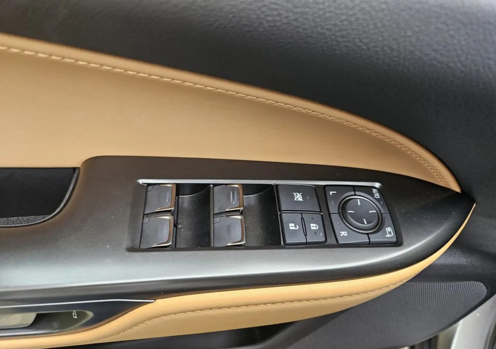 Lexus Seria NX 450h+ Luxury Line - foto 12