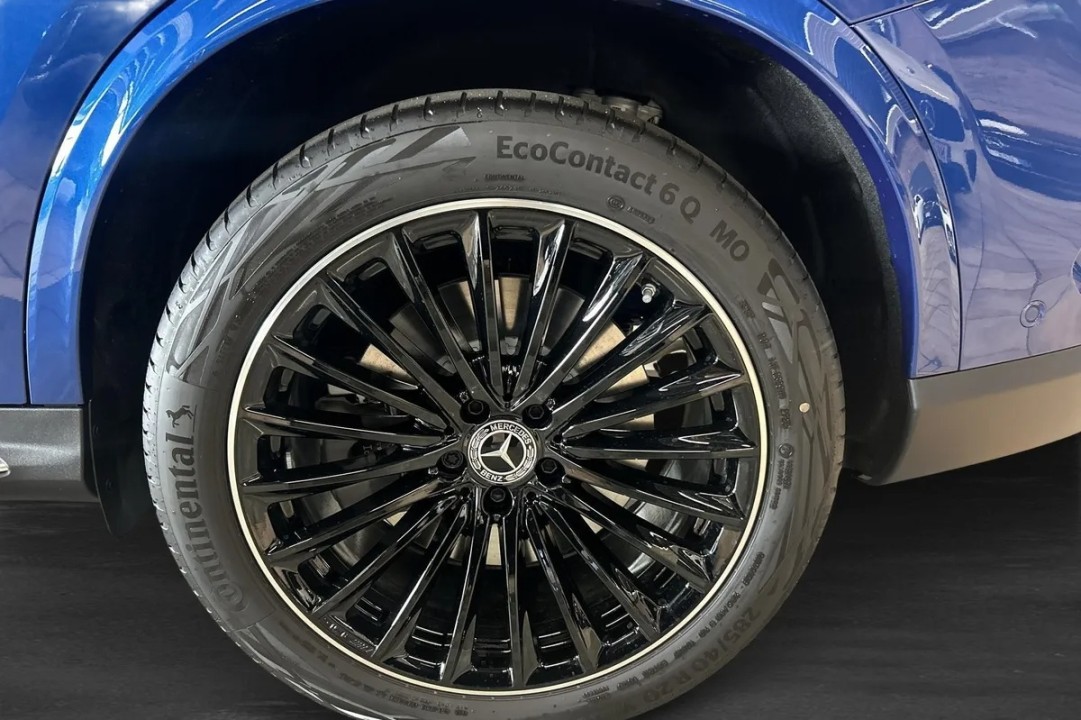 Mercedes-Benz GLC 300e 4MATIC AMG - foto 11