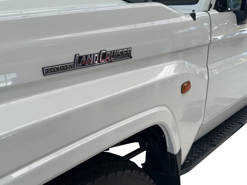 Toyota Land Cruiser GRJ 78 - foto 15