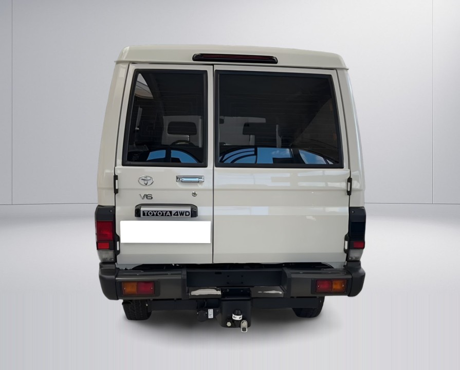 Toyota Land Cruiser GRJ 78 (4)