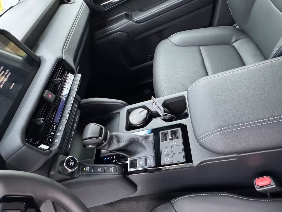 Toyota Land Cruiser 250 - foto 11