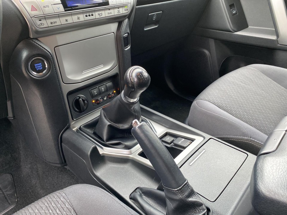 Toyota Land Cruiser - foto 17