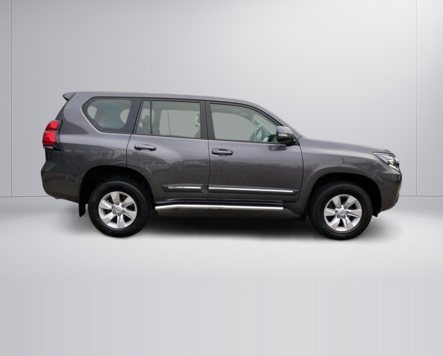 Toyota Land Cruiser (2)