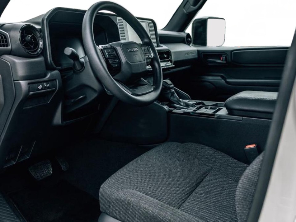 Toyota Land Cruiser 250 Prado (4)