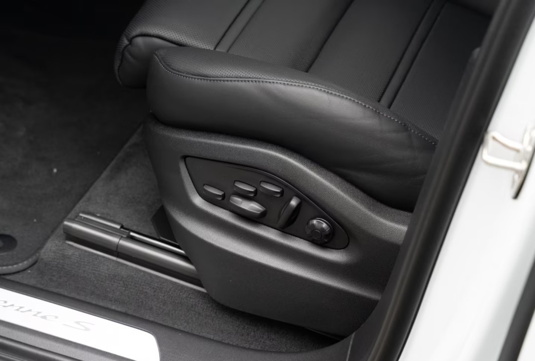 Porsche Cayenne Coupe S E-Hybrid - foto 24