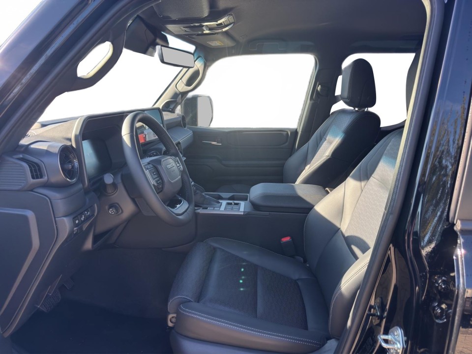 Toyota Land Cruiser 250 Prado (5)