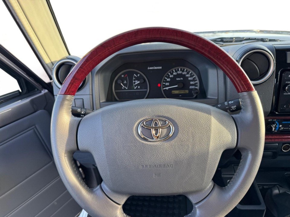 Toyota Land Cruiser GRJ 71 - foto 9