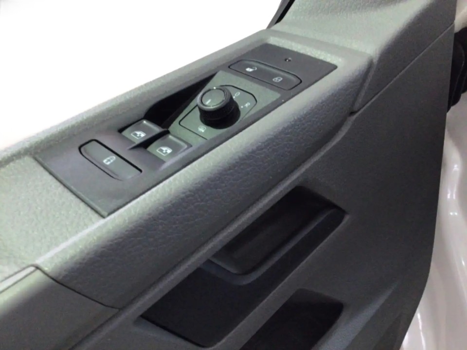 Volkswagen Transporter T6.1 - foto 11