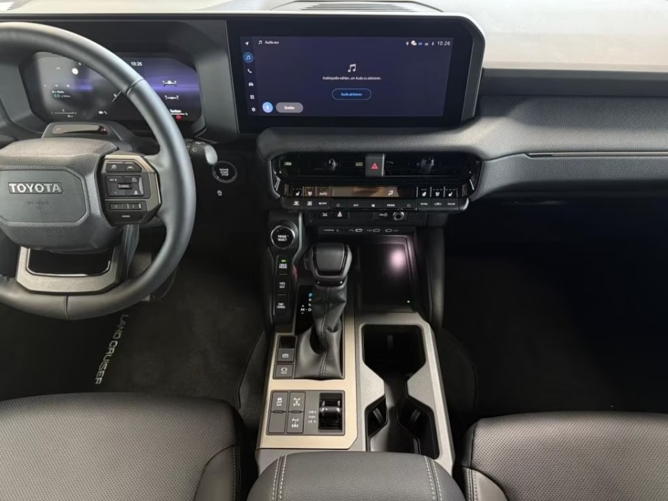 Toyota Land Cruiser - foto 8