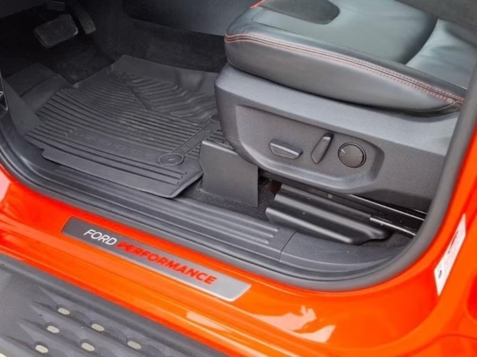 Ford Raptor - foto 8