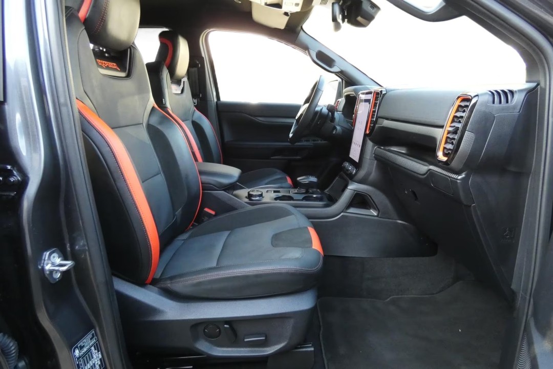 Ford Raptor - foto 14