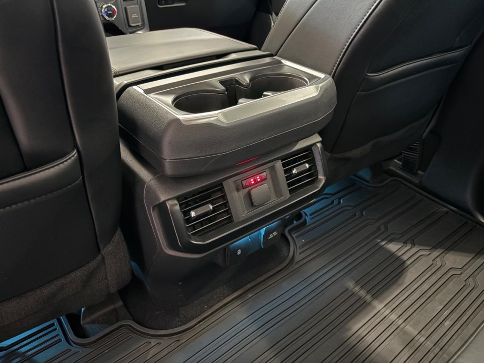 Ford F150 Raptor - foto 17