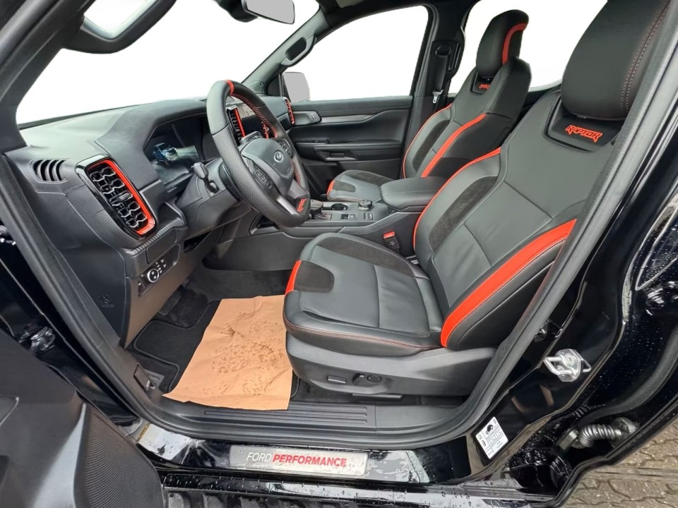 Ford Raptor - foto 7