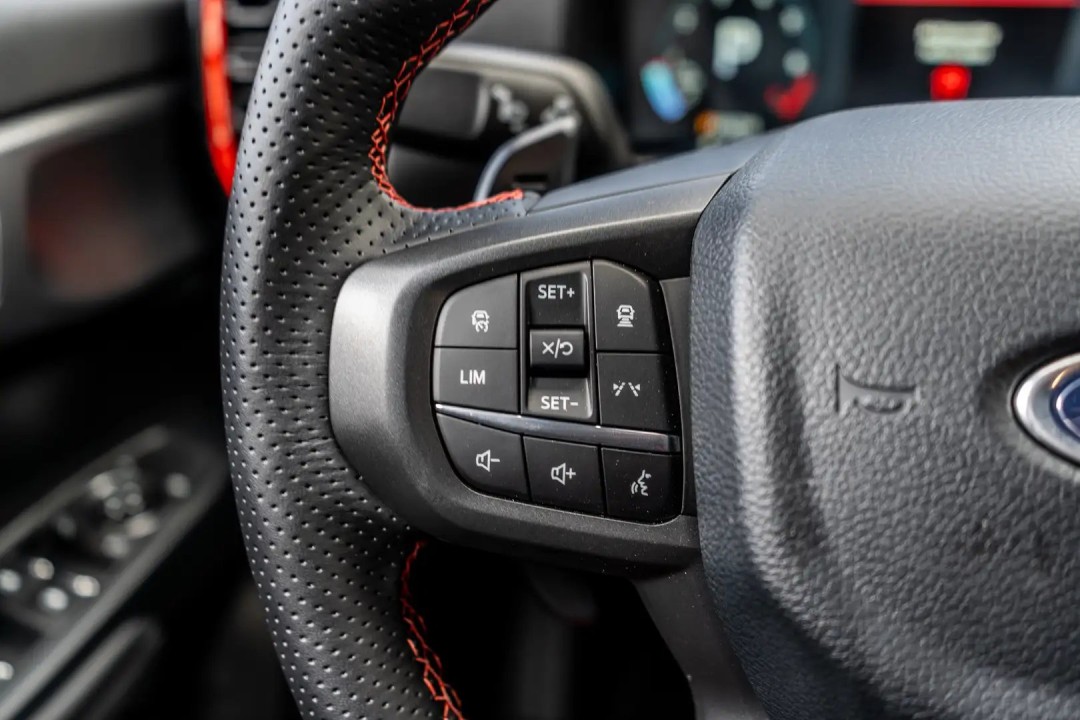 Ford Raptor - foto 12