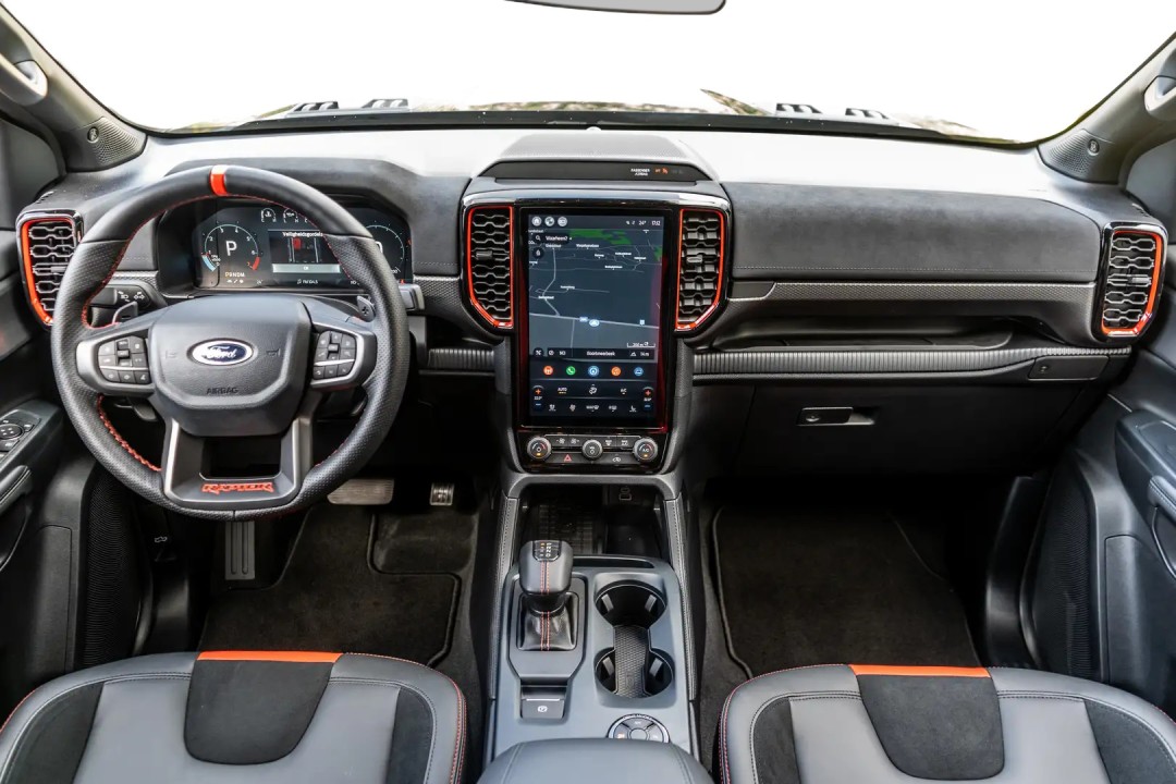 Ford Raptor - foto 7