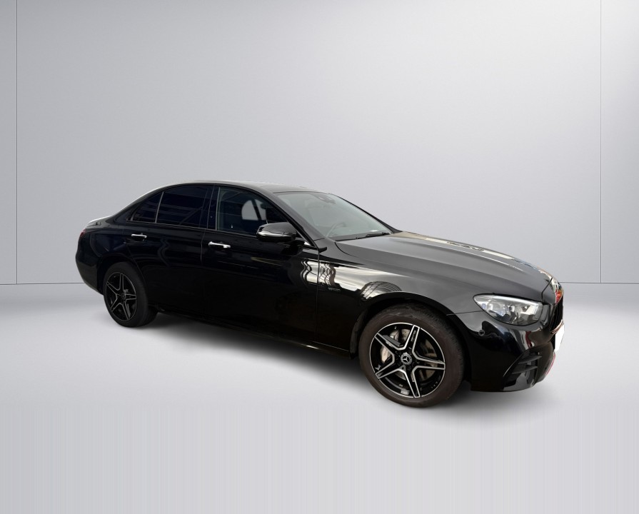 Mercedes-Benz E 300e 4MATIC AMG Line (3)