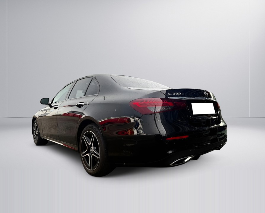 Mercedes-Benz E 300e 4MATIC AMG Line - foto 6