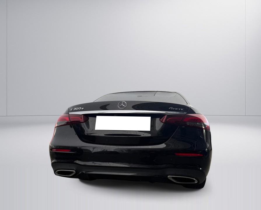 Mercedes-Benz E 300e 4MATIC AMG Line (5)