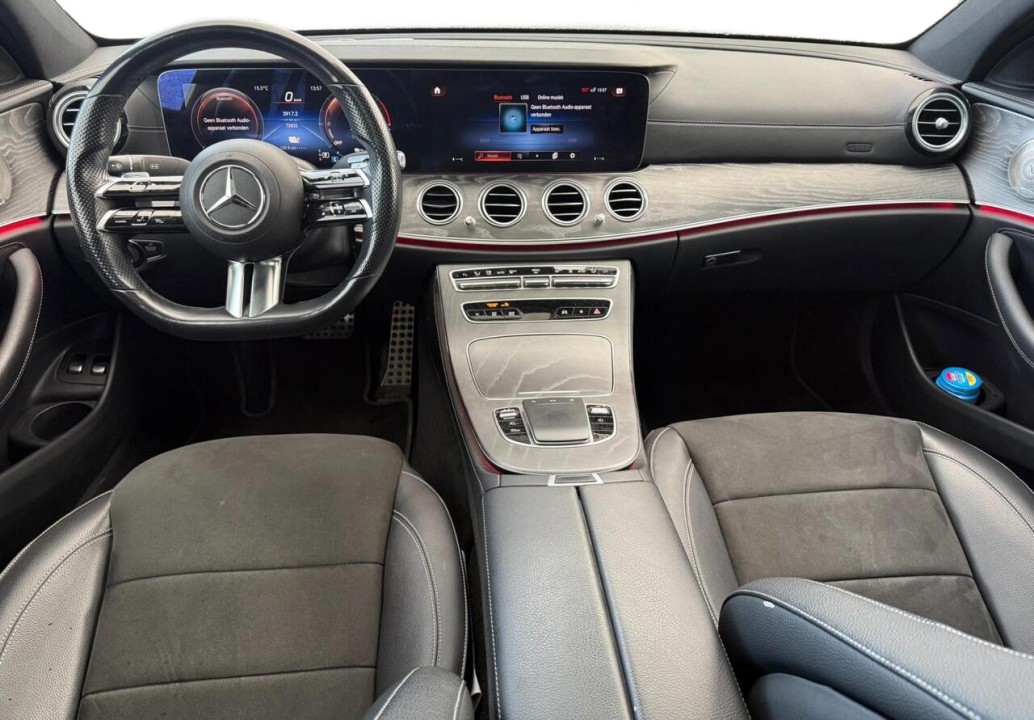 Mercedes-Benz E 300e 4MATIC AMG Line - foto 8