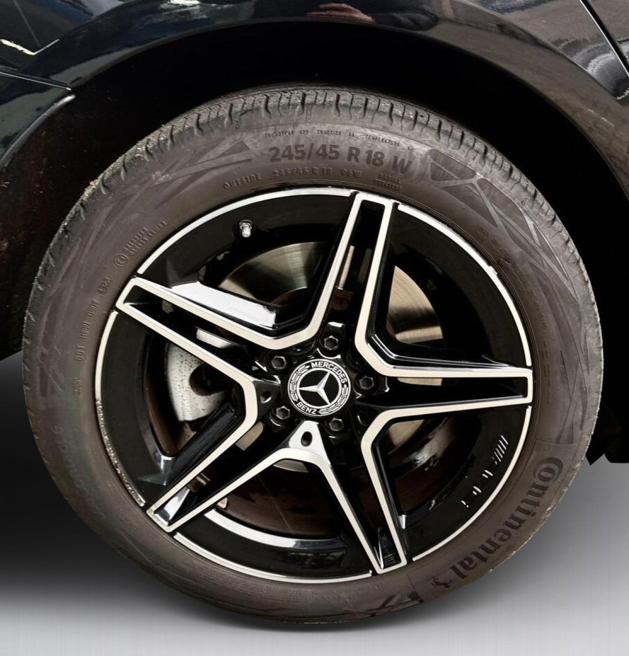 Mercedes-Benz E 300e 4MATIC AMG Line - foto 11